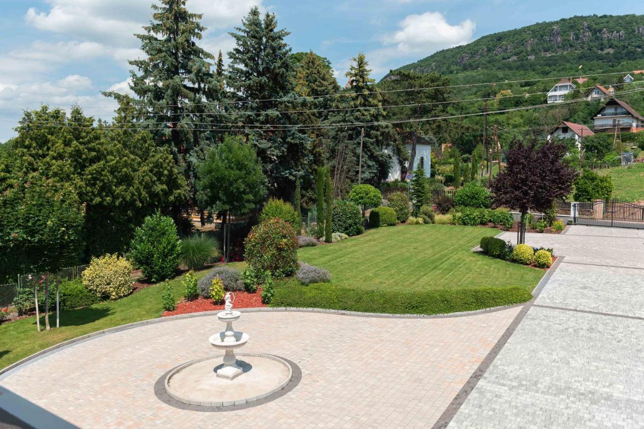 Katzer Villa Бадачоньтёрдемиц Экстерьер фото